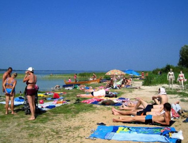 «Туалет у воді»: волинянку обурила відсутність туалетів на пляжі Світязю
