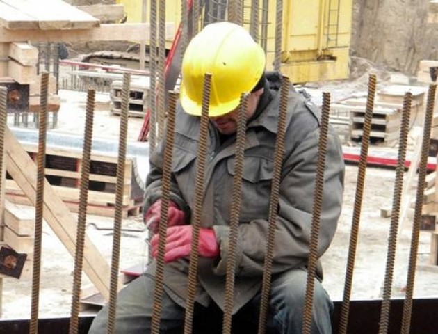 Понад 60% українців вважають, що працювати у воюючій з Україною Росії - це нормально