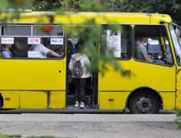 Перший день відновлення руху. Громадським транспортом скористалися 19 тисяч людей