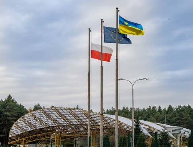 Пункт пропуску «Ягодин» дозволили перетинати пішки