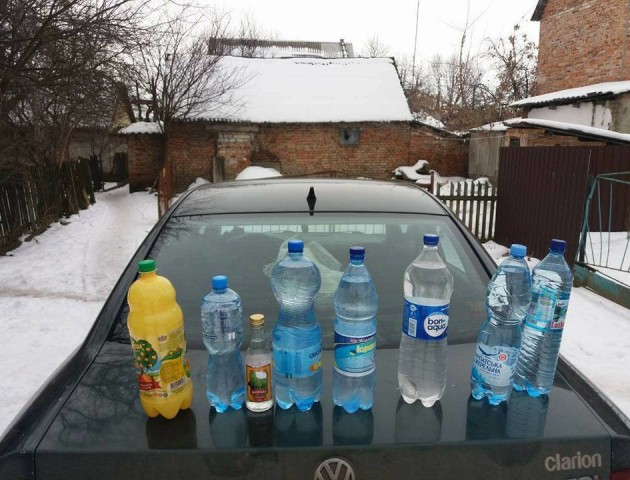 Муніципали вилучили у лучанки 12 літрів сурогату