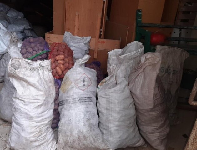 Волинські священники передали продукти для хворих на коронавірус