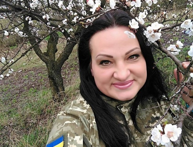 «Вона нас прикривала, скільки могла»: волиняни про загиблу на Сході волонтерку Яну Червону