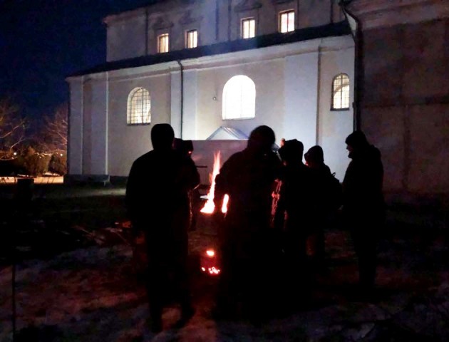 «Пацани, стріляю наповал!»: у Жидичині вночі священик стріляв у людей з рушниці. ФОТО. ВІДЕО
