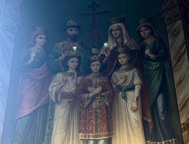 На стінах собору у Володимирі був зображений російський цар Микола II
