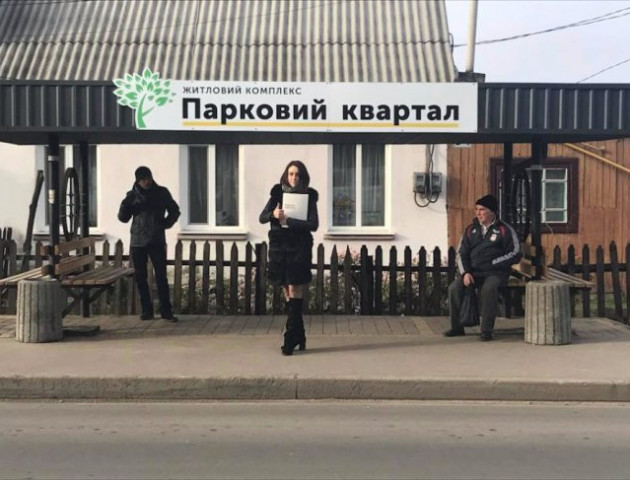 У Ковелі відкрили оновлену зупинку. ФОТО