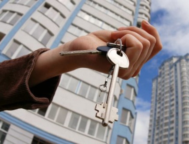 Українці просять Порошенка збільшити фінансування програми «Доступне житло»