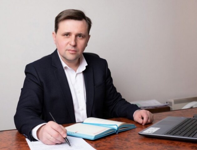 Суд арештував майно голови Луцької райради, який утік за кордон