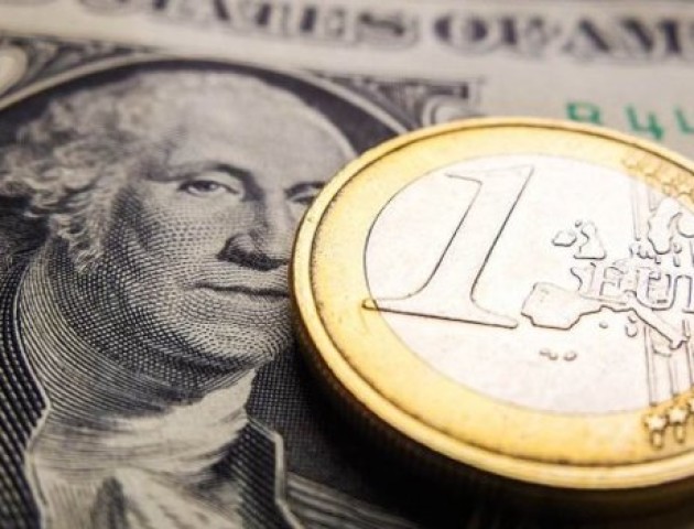 Курс валют на 13 вересня: долар і євро синхронно падають
