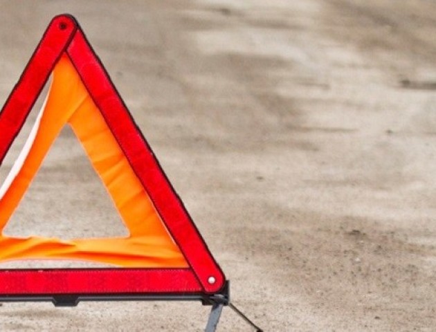 У Луцьку розшукують водія, який втік з місця аварії