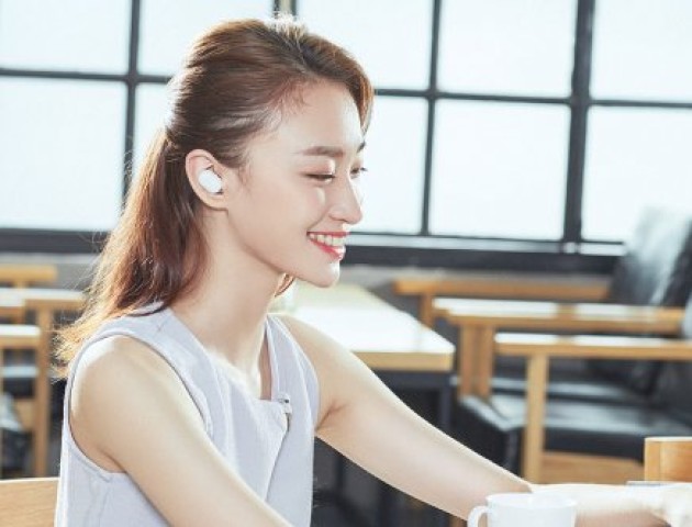 Китайці зробили дешевий аналог безпровідних навушників AirPods