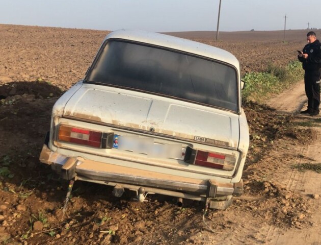 Зловмисник викрав автомобіль з подвір'я волинянина