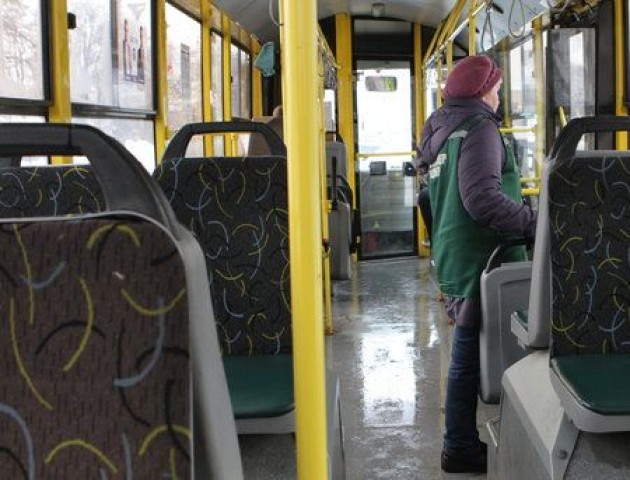 Як  в громадському транспорті не підхопити хворобу
