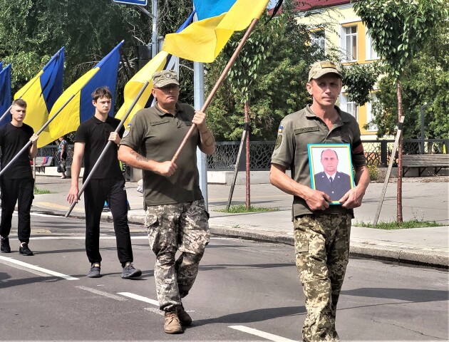 Громада на Волині провела в останню земну дорогу свого захисника. ФОТО