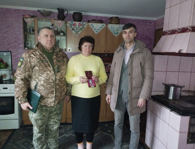 Мамі загиблого волинянина вручили посмертну нагороду її сина-Героя