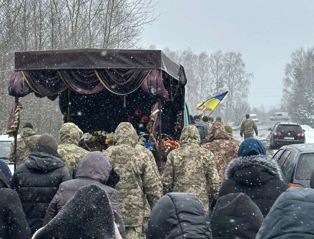 Понад усе хотів перемоги: на Волині попрощалися із полеглим Героєм. ФОТО