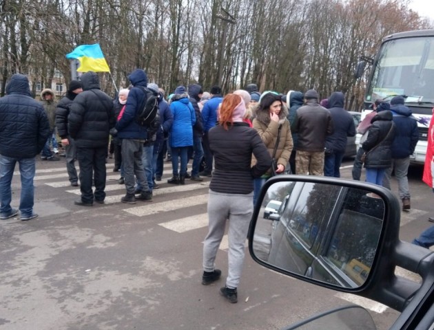 В Устилузі бус прорвав блокаду: постраждав один протестувальник