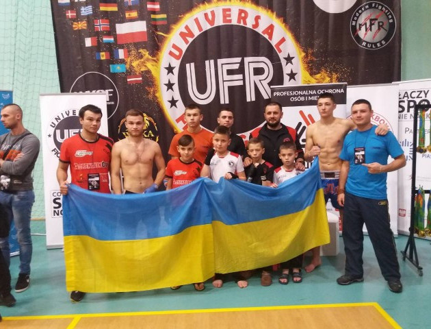Волинські кікбоксери привезли медалі з турніру в Польщі