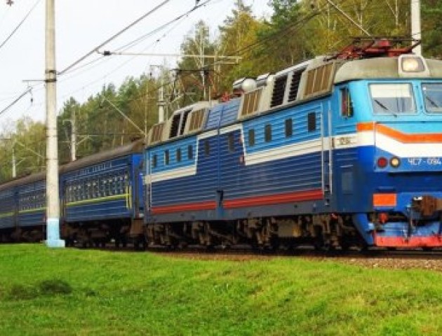На Волині потяг протаранив машину. Водій загинув