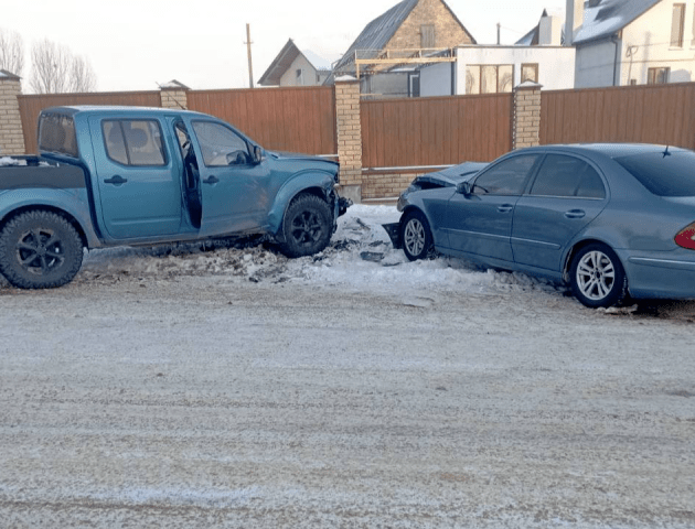 ДТП на Волині: автівка вилетіла на зустрічну смугу, постраждав пенсіонер