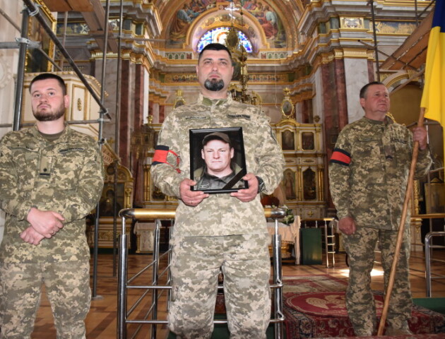 У Луцьку провели в останню дорогу Захисника Ігоря Козачука. ФОТО