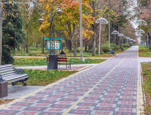 Прогулянка у фото: луцький парк - у пору золотої осені