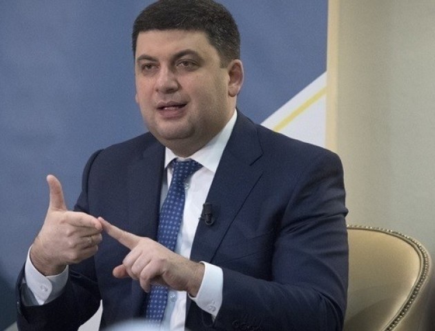 Уряд запланував підняття зарплат медикам у 2018 році