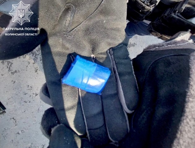 На Волині у водія патрульні знайшли наркотики