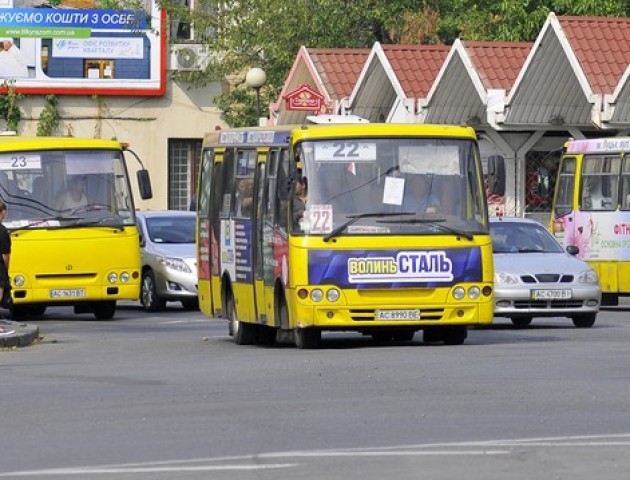 «У 5 гривень входить й адреналіновий стрес для пасажирів», - у Луцьку скаржаться на маршрутки
