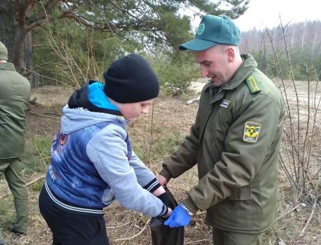На Волині влаштували генеральне прибирання у лісах. ФОТО