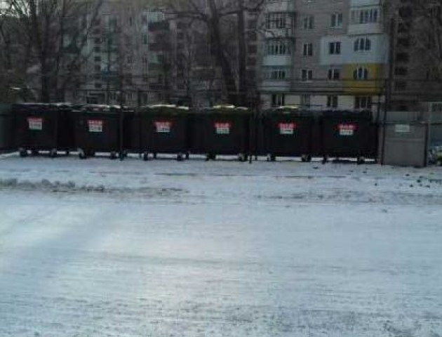 У Ковелі поставили контейнери для роздільного збору сміття. ФОТО