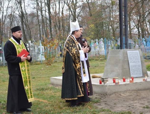 На Волині освятили Хрест пам’яті українців і поляків – жертв тоталітарного режиму. ФОТО
