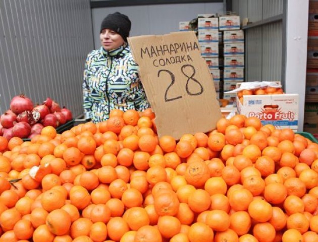 У Луцьку стартував сезон мандаринів: які ціни. ВІДЕО