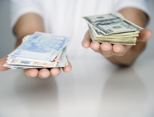 Курс валют на 22 листопада: долар дорожчає, євро падає