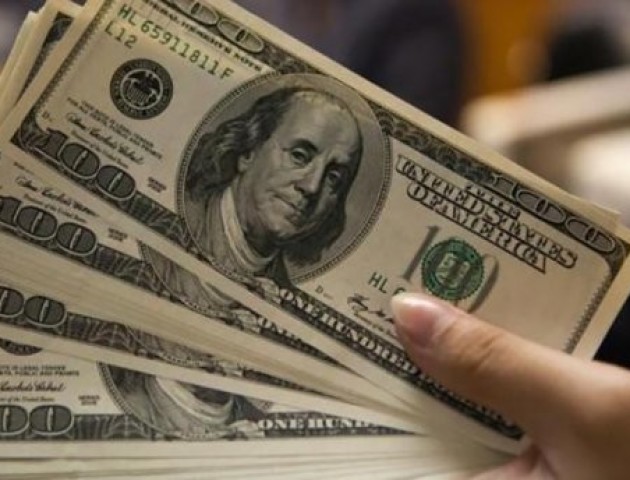 Курс валют на 17 січня: євро все ще тримається понад 35 гривень
