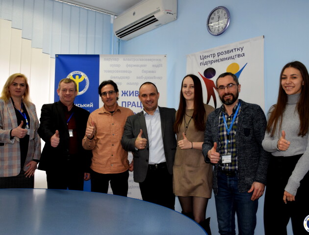 Розповіли, як на Волині у центрі зайнятості працювала волонтерка Корпусу Миру США