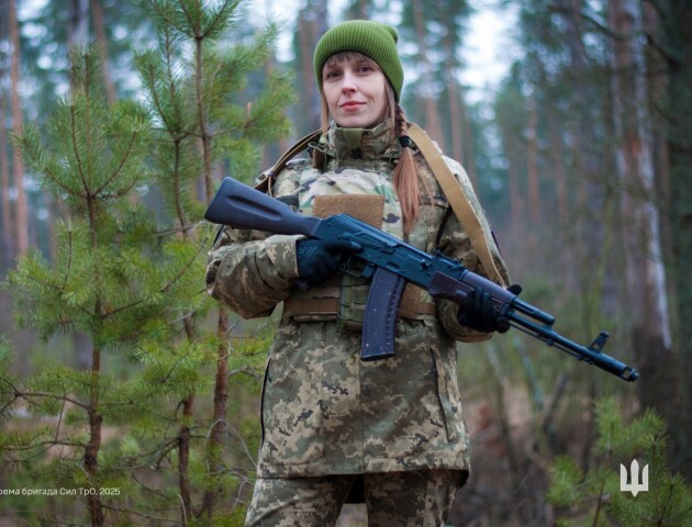 Історія захисниці, яку чекають вдома чоловік та двоє дітей