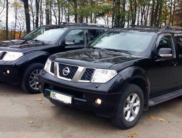 В Туркменистані заборонили їздити на автомобілях чорного кольору