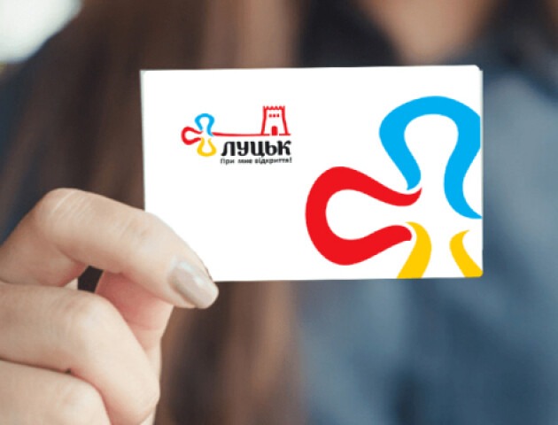 З понеділка у луцькому транспорті – лише електронні квитки. Чи всі до цього готові?