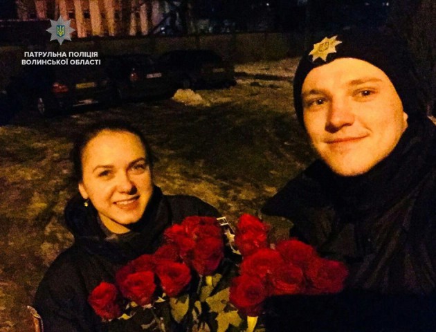 На Волині авто, наповнене квітами, злетіло у кювет. ВІДЕО