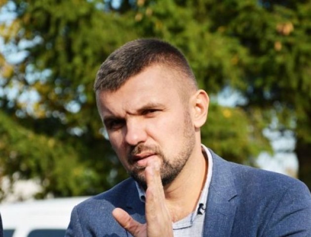 Гузь пригадав, як пив горілку у 10 класі