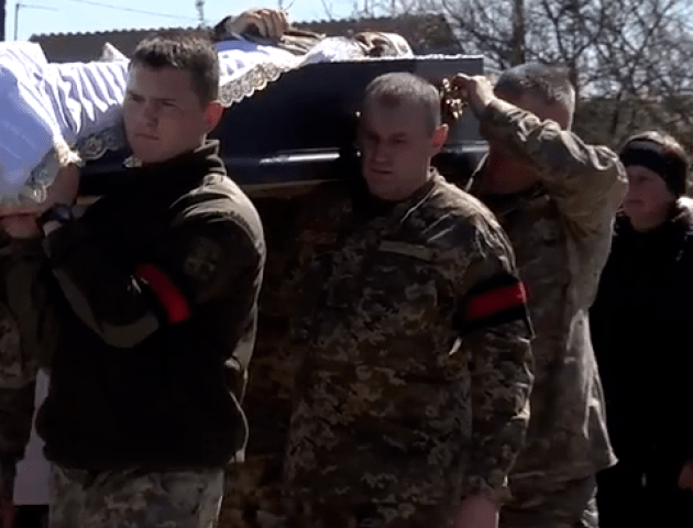 На Волині попрощались з військовослужбовцем. ВІДЕО