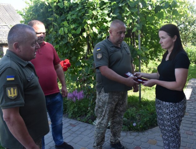 На Волині ордени полеглих Героїв вручили їхнім рідним. ФОТО