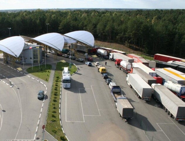 Польські фермери заблокували рух через пункт пропуску «Ягодин-Дорогуськ»