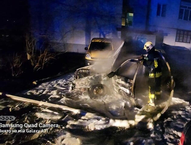 У Луцьку згоріла машина