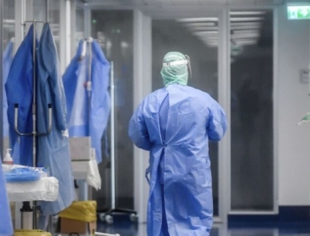 У ковідному шпиталі в Боголюбах зростає кількість хворих. Будуть додатково залучати медиків
