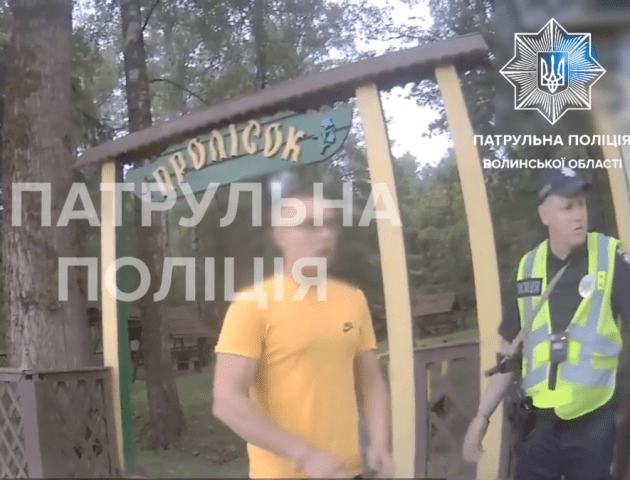 На Волині п'яний водій влетів в огорожу і влаштував перегони з патрульними. ВІДЕО