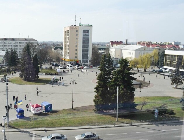Замість фонтану – ліфти і дороги. Використають гроші, які призначені на Театральний майдан
