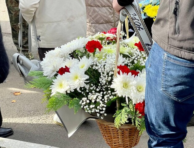 Нововолинськ провів в останню путь трьох Героїв. ФОТО