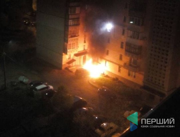 З'явилося відео підпалу авто у Луцьку
